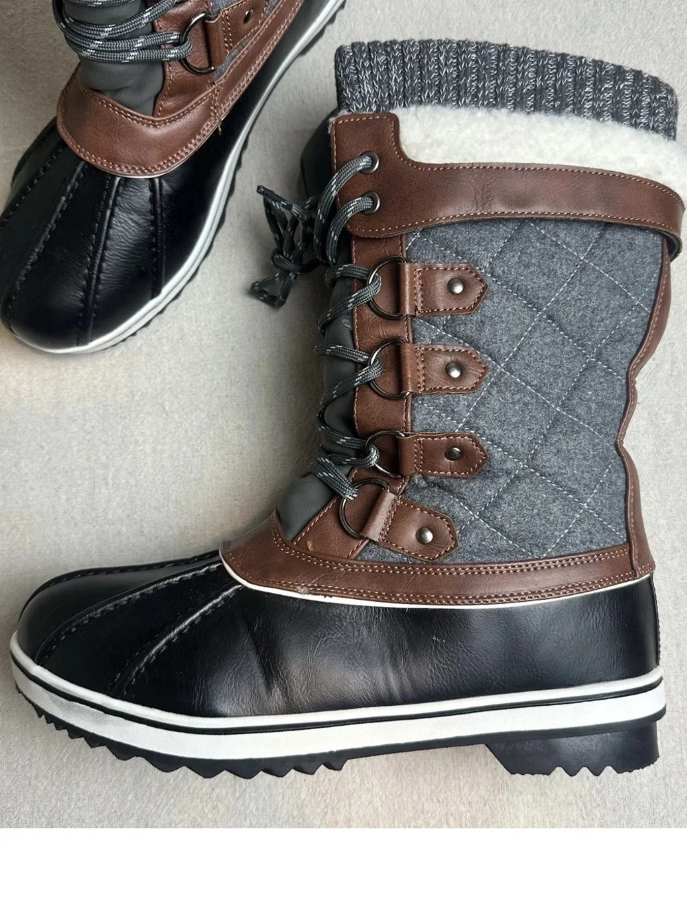 Dream Pairs Monte 02 Winter Boots Lace Up Faux Fur Lined Gray Quilted